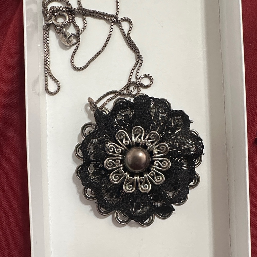 Sterling Silver Filigree Floral Pendant Necklace - Silver